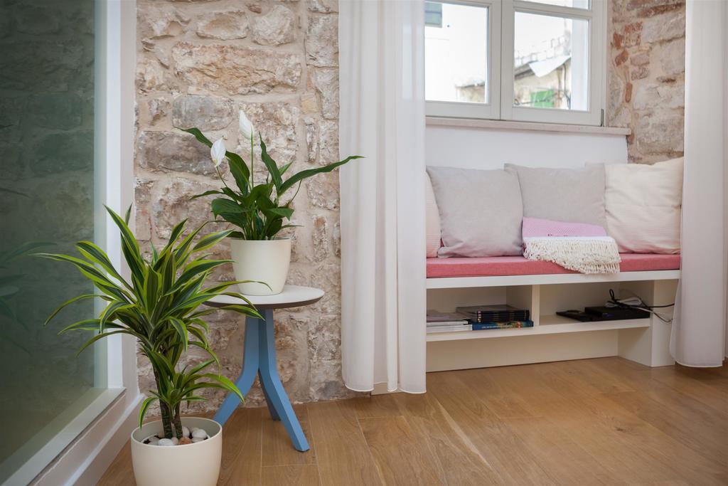 That Place Studio Apartment Trogir Eksteriør bilde