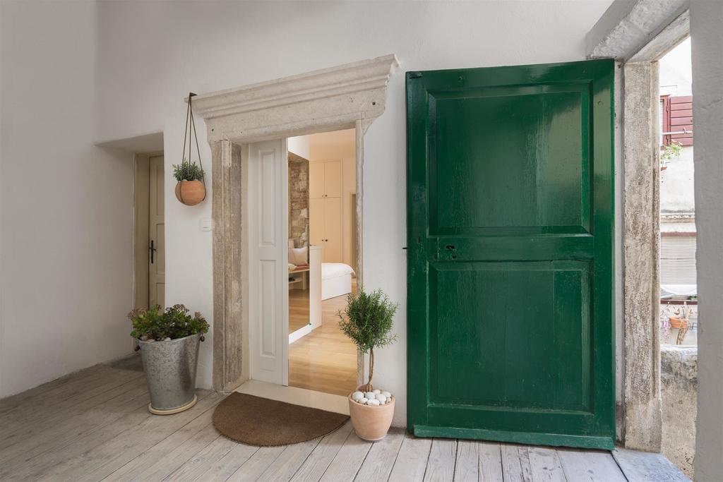 That Place Studio Apartment Trogir Eksteriør bilde
